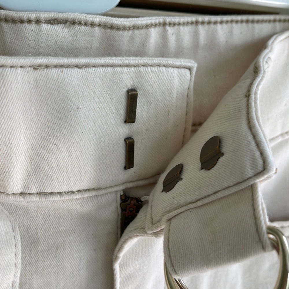 White House Black Market High Rise Cream Shorts size 6 - Picture 5 of 9